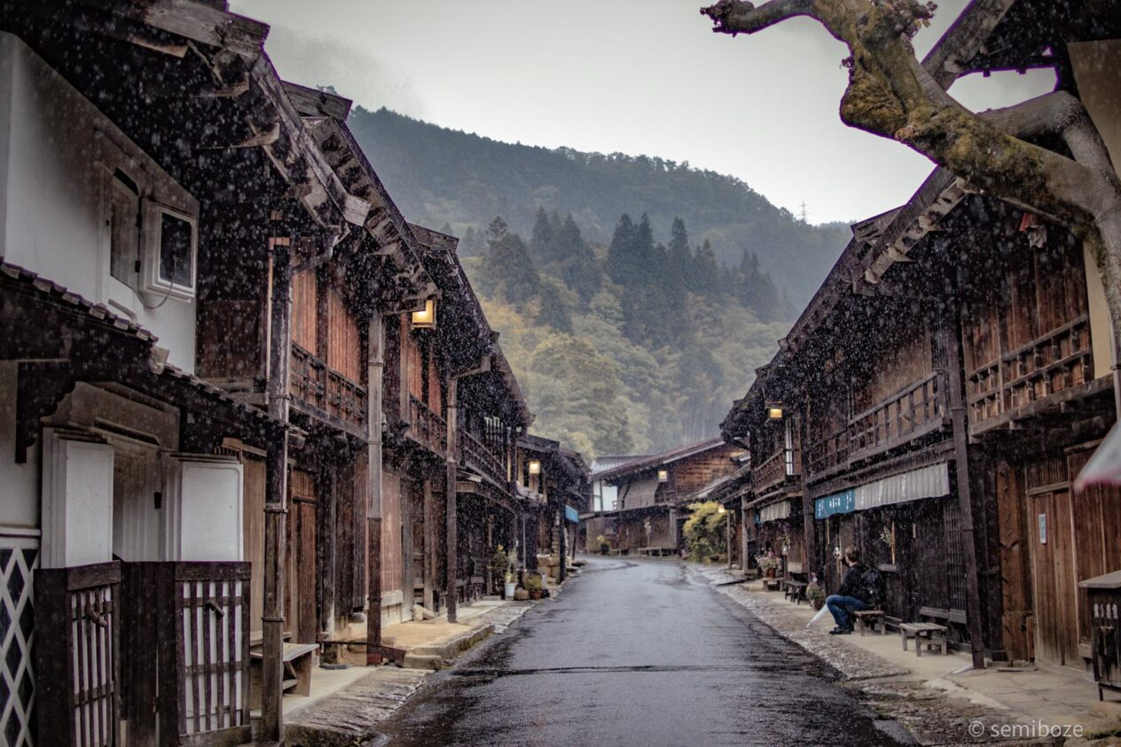 妻籠宿寺下の町並み