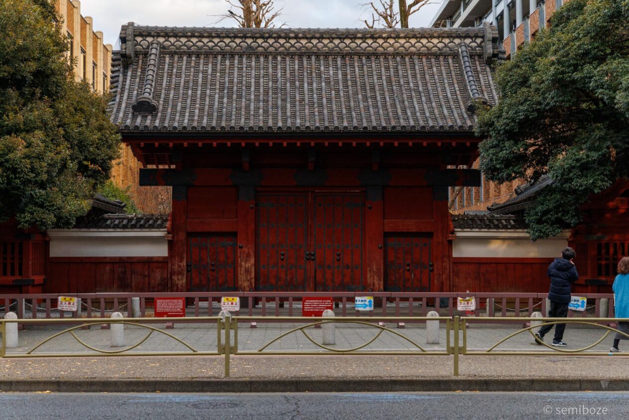 日本橋東京大学の赤門